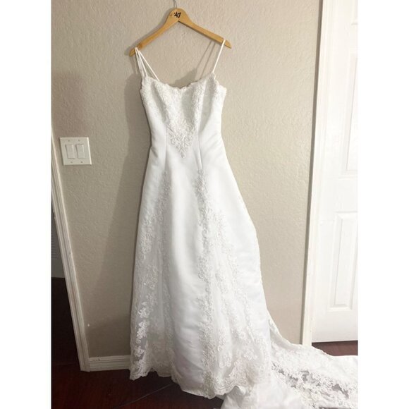 David's Bridal Michaelangelo Lace Trim Beaded Wedding Dress W/Train - 6 - Picture 15 of 15